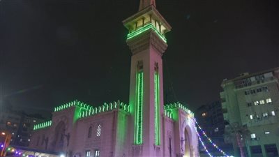 مساجد الإسكندرية تتزين لاستقبال المصلين لأداء صلاة عيد الفطر المبارك 