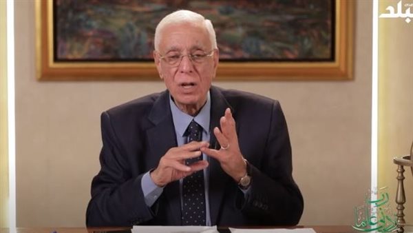 أصفرار العين عرض ولا مرض ؟.. حسام موافي يرد