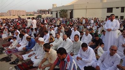 مئات المواطنين بالفيوم يؤدون صلاة العيد فى الساحات والمساجد