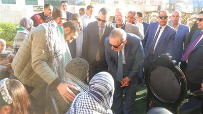 محافظ كفرالشيخ يشارك أطفال 