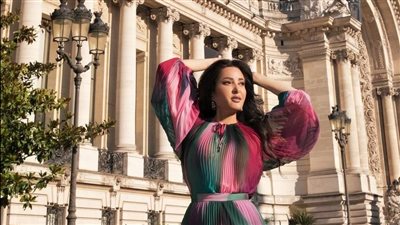 لطيفة محتشمة وجذابة في أول أيام عيد الفطر المبارك