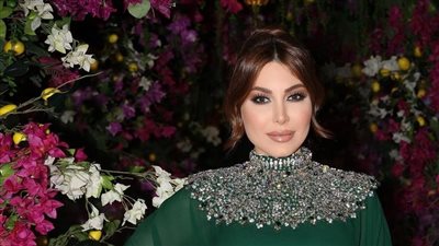 يارا تطل بالحرير المرصع بالألماس