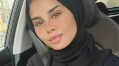 منة عرفة تحتفل بعيد الفطر بالحجاب 