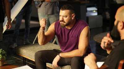 عمرو يوسف لم يستعن بدوبلير فى 