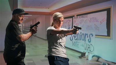 قانون تسليح المعلمين في أمريكا: مبادرة للسلام أم تهديد للأمان؟