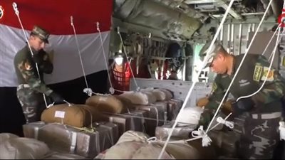 مصر تواصل أعمال الإسقاط الجوي للمساعدات الإنسانية على شمال غزة (فيديو)