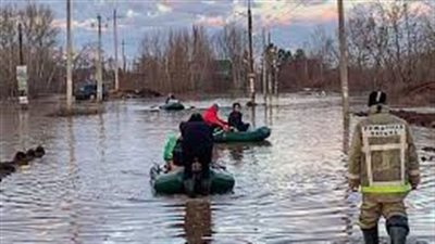 ارتفاع مياه نهر الأورال بشكل يهدد حياة آلاف المواطنين بروسيا