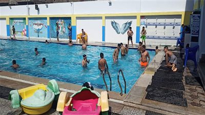 في اليوم الثالث لعيد الفطر ..  حمامات السباحة تستقبل 18 ألف طفل بالمنيا 