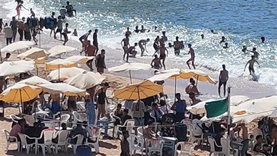 فى ثالث أيام العيد .. شواطيء الإسكندرية كاملة العدد 