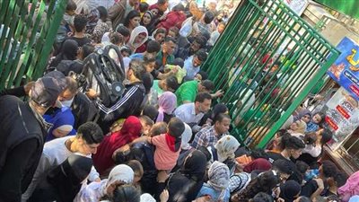إقبال كبير على حديقة الحيوان للاستمتاع بإجازة الويك أند بالإسكندرية 
