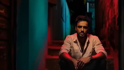 رامي جمال يجتاز الربع مليون مشاهدة بأغنية 