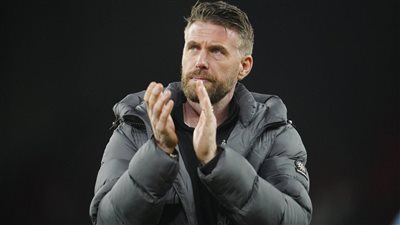 مدرب لوتون تاون يعلق على إعصار مانشستر سيتي