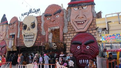 توافد آلاف المواطنين على مصيف بلطيم لقضاء أجازة عيد الفطر 