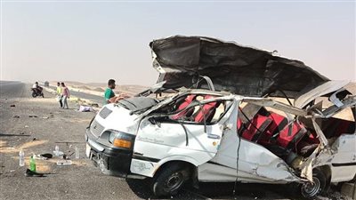 إصابة 7 أشخاص في حادث انقلاب سيارة ميكروباص