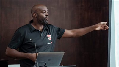 يد الأهلي تستعد للسوبر الأفريقي بمحاضرات ديفيز