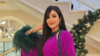 لجين عمران نجمة ساطعة وسط الأضواء والكريستال يعكس جمالها
