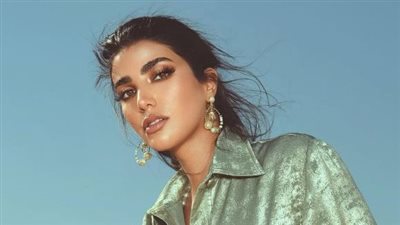 فستان ريم سامي يدفع عبير صبري إلى التعليق (صور)