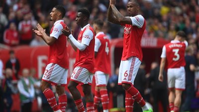 اَرسنال يتقدم على ليون في أول 10 دقائق