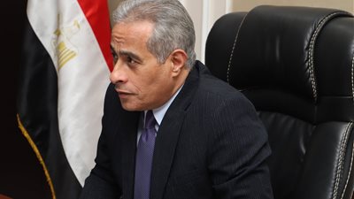 موعد تطبيق الحد الأدنى للأجور بالقطاع الخاص.. ووزير العمل: نحافظ على الأمان الوظيفي للعامل