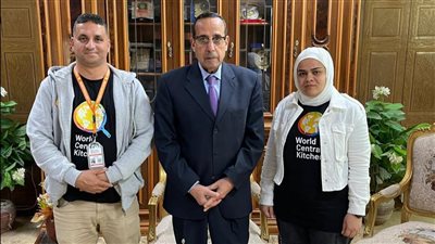 محافظ شمال سيناء يستقبل وفد من منظمة المطبخ المركزي العالمي