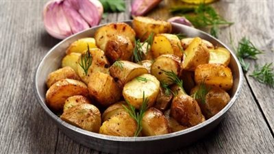 للدايت.. طريقة عمل صينية البطاطس بزيت الزيتون