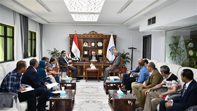 استجابة لما نشر.. محافظ قنا يوجه بشن حملات لتطبيق خفض أسعار الخبز