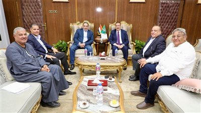 محافظ المنوفية يلتقي أعضاء مجلس النواب لبحث مطالب المواطنين 