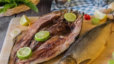 نصائح مهمة من عند شراء وتناول الفسيخ والرنجة