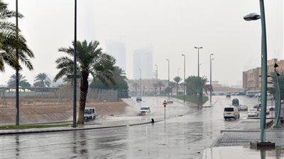 تقلبات جوية شديدة بأغلب مدن السعودية.. أمطار رعدية ورياح مثيرة للأتربة