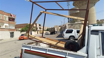 حملة لإزالة الإشغالات والتعديات على حرم الطريق بحي ثالث الإسماعيلية