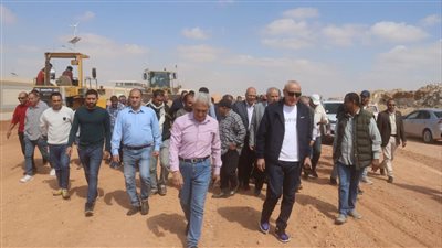 مسئولو الإسكان يتابعون سير العمل بالمنطقة الصناعية بمدينة العاشر من رمضان