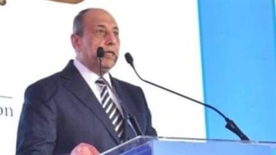 وزير الطيران يثمن جهود العاملين بمطار القاهرة الدولي ويشيد بالأداء البطولي