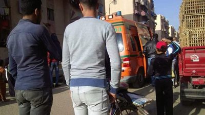 سيارة أوبر تنهي حياة عامل نظافة دهسًا بالجيزة