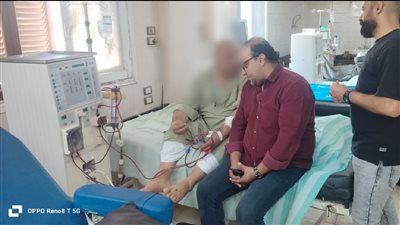 تحت مرأى ومسمع الإدارة.. موظفو مستشفى أبوتشت يجمعون التبرعات لشراء الأدوية للمرضى!