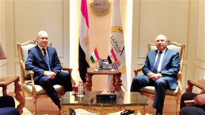 وزير النقل يبحث مع السفير المجري بالقاهرة  مستجدات تصنيع وتوريد عربات صفقة 1350 عربة سكة حديد جديدة