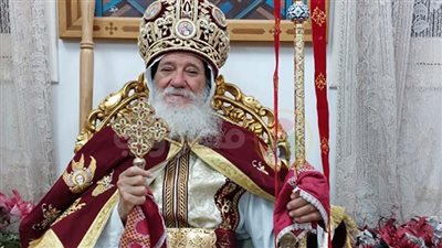 الأنبا أشعياء يبدأ قداس الصوم وسيامة شمامسة جدد بطهطا