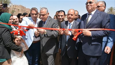 محافظ سوهاج يفتتح مدرسة فاطمة الزهراء الرسمية لغات بقرية الشعارنة
