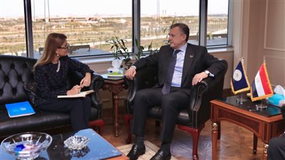 بحث تعزيز سبل التعاون الاثري في لقاء  جمع وزير السياحة والآثار ومدير مكتب اليونسكو بالقاهرة 