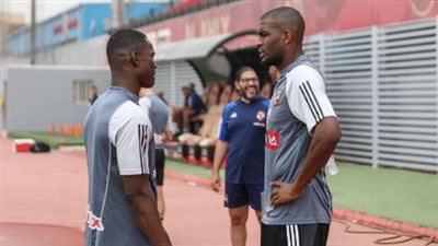 محترفو النادي الأهلي على كف عفريت