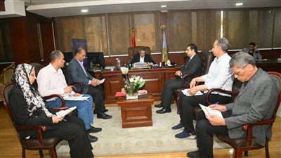محافظ الغربية يناقش نسب التنفيذ ومستجدات مشروعات المحافظة