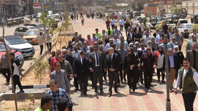  محافظ الدقهلية يتفقد أعمال تطوير كورنيش وشوارع دكرنس