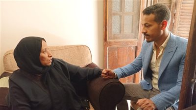 مات بلبس العيد.. بائعة جرجير تخطف روح بوجي بطعنة في القلب  