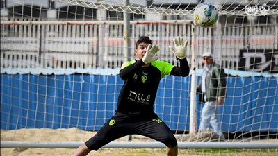 حارس الزمالك الدولى يعود إلى التدريبات الجماعية 