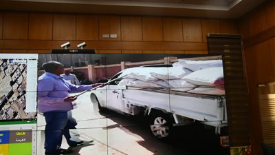 محافظ الغربية يتابع أعمال توريد القمح بشونة نمرة البصل