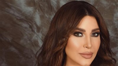 يارا تشبه الزهرة بالأحمر الزاهي