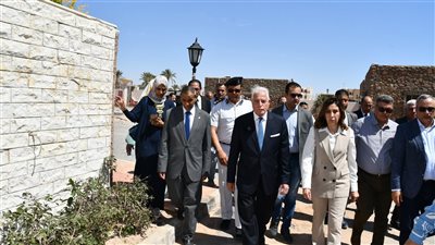 محافظ جنوب سيناء ووزيرة الثقافة يتفقدان أعمال تطوير المسرح المكشوف بالطور