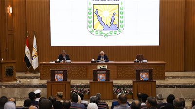 محافظ جنوب سيناء يتابع استعدادات افتتاح عدد من المشروعات التنموية 