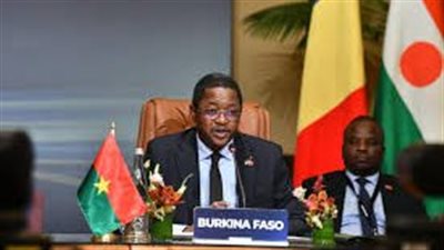 بوركينا فاسو تطرد 3 دبلوماسيين فرنسيين لأسباب صادمة 