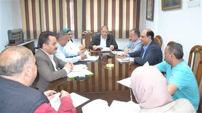 السكرتير العام المساعد يتابع الموقف التنفيذي لمشروعات مياه الشرب والصرف الصحي بالبحيرة