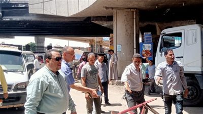 نائب محافظ أسيوط يتابع حملة إزالة الاشغالات والتعديات بحي غرب